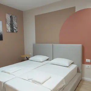 Center Cozy Nest Tirana